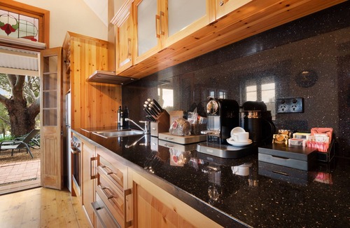 Stone Well Cabaña | Stonewell Cupids Cottage