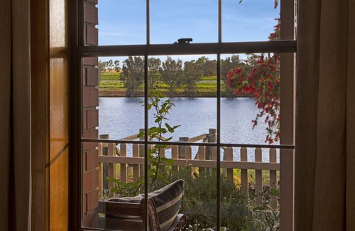 Stone Well Cabaña | Stonewell Hideaway Cottage