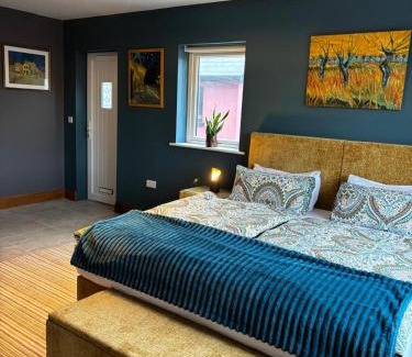 Clarinbridge Hotel | Stoneywood Haven, Galway