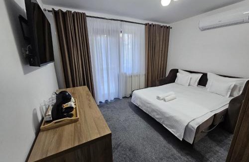 Tirgu Neamt Hotel | Străjerii Cetății