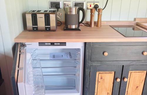 Snitterfield Cabina | Stratford Bespoke Shepherd Hut