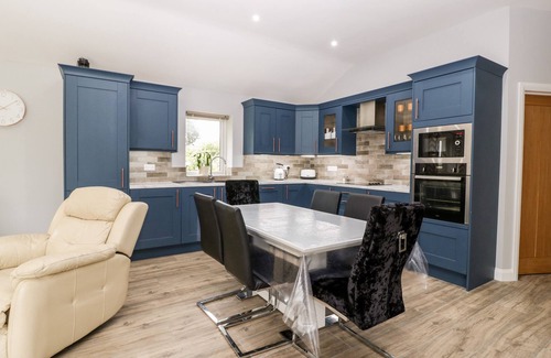 Congresbury Cabaña | Strawberry Stables