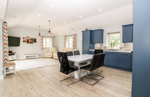 Congresbury Cabaña | Strawberry Stables