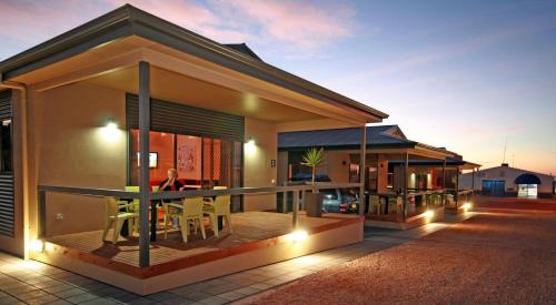 Ripon Hotel | Streaky Bay Motel and Villas