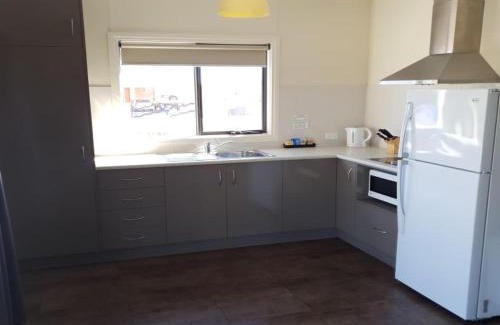 Ripon Hotel | Streaky Bay Motel and Villas