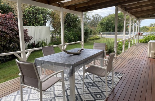 Stuarts Point Casa | Stuarts Point Holiday Home: relajado, limpio y práctico para todos en Stuarts Point.