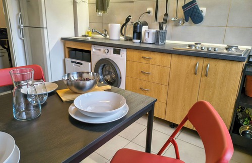 Timisoara Apartamento | Student Grey Apartment w/Full ammenities. Spacious 2 room Balcony