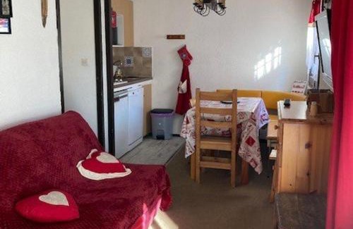 Jeux Apartamento | Studio 4 pers, coeur station, prox pistes, balcon, animaux OK, TV, cuisine équipée, casier à skis - FR-1-405-41