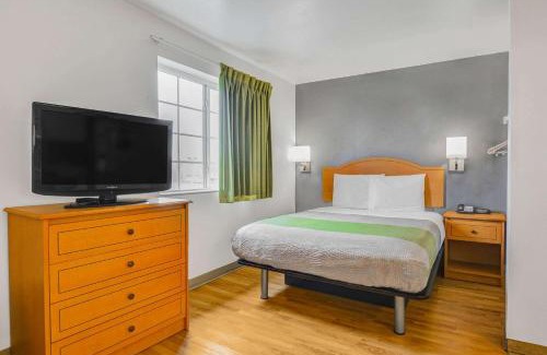 Opelika Hotel | Studio 6-Opelika, AL - Auburn Al