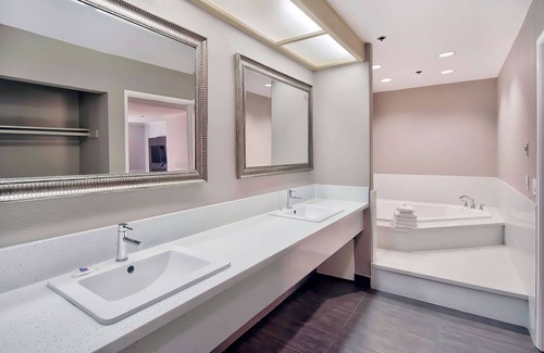 Lawndale Hotel | Studio 6 Suites Lawndale, CA – South Bay