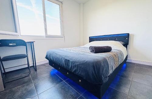 Melun Apartamento | STUDIO A 300 METRES DE LA GARE et 25 MINUTES DE PARIS EN TRAIN