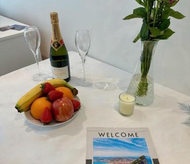 Gibraltar Apartamento | Studio Apartment at the Hub - VIP Package