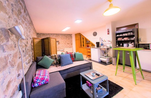 Iurreta Apartamento | Apartamento tipo estudio en caserón vasco con vistas al jardín.