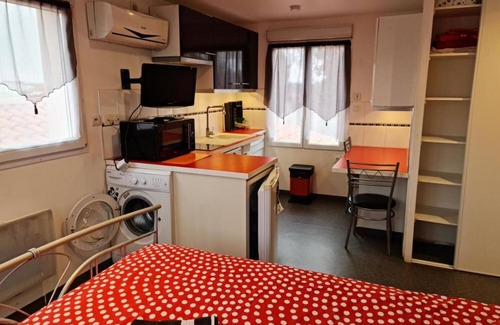 Roques Apartamento | Studio Apartment 'Redhouse - Solarium' with Shared Pool, Wi-Fi and Air Conditioning