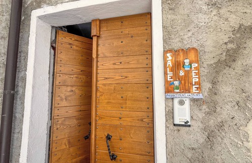 Consiglio di Rumo Apartamento | Studio Apartment Sale & Pepe