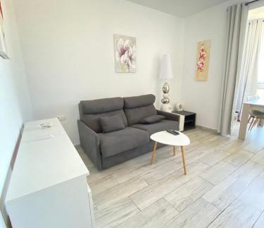 Roses Apartamento | Studio avec Piscine et Parking