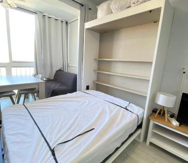 Roses Apartamento | Studio avec Piscine et Parking