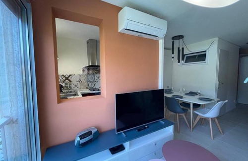 Argeles Plage Apartamento | Studio Cabine à 400m de la Plage, Rénové, Clim, Parking, 4 Couchages, TV, Lave-linge, Lave-vaisselle - FR-1-225-679