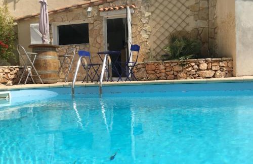 Ensues-la-Redonne Apartamento | Studio Ensuès la Redonne à 1200 mètres de la mer