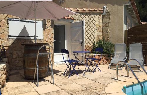 Ensues-la-Redonne Apartamento | Studio Ensuès la Redonne à 1200 mètres de la mer