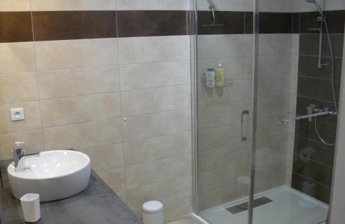 Les Sagnieres Apartamento | STUDIO ENTRE SAVINES ET EMBRUN PRES DU LAC DE SERREPONçON