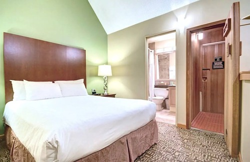 Whistler Village Complejo | Studio Loft in the Heart of Whistler Village