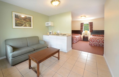 Lake George Hotel | Studio Motel