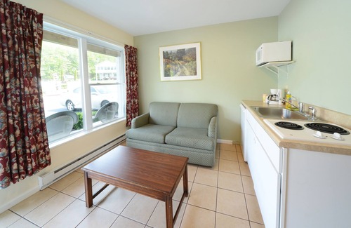 Lake George Hotel | Studio Motel