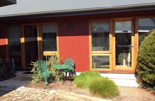 Bowral Apartamento | Studio Rouge en el corazón del viejo Bowral, a solo minutos a pie de tiendas y restaurantes