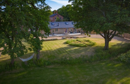 Winchester Casa | Impresionante conversión de granero del siglo 19 en la hermosa campiña de Hampshire