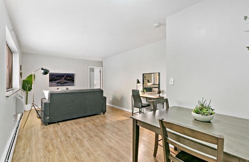 Lake View East Apartamento | Stunning 1BR Apartment at Center of Lakeview - Oakdale 211