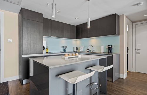 Victoria Park Casa | Stunning 1BR with Calgary Tower views! *Stampede!*