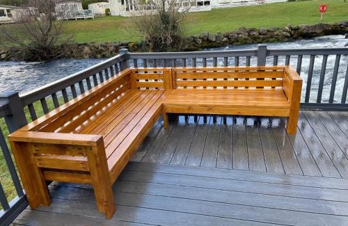 Bont Newydd Chalet De Esquí | Stunning 3 Bed Riverside Cabin in Snowdonia