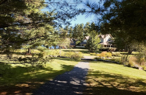 Port Carling Complejo | Stunning 3 bedroom cottage on Lake Joseph. Web site is: muskokanonlakejoseph.com