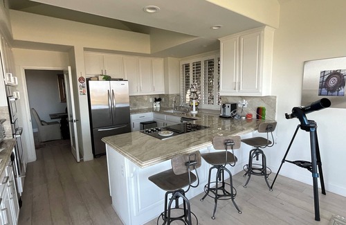 Turtle Rock Casa | Stunning 3-bedroom house in delightful Irvine w panoramic views & modern decor.