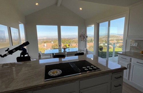 Turtle Rock Casa | Stunning 3-bedroom house in delightful Irvine w panoramic views & modern decor.