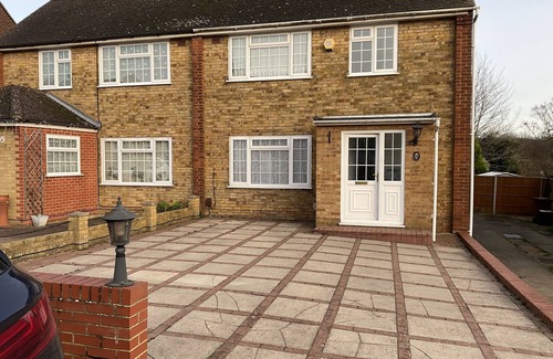 Rochester Casa | Stunning 4-bed House in Rochester