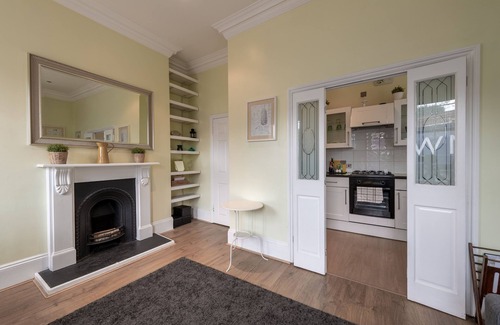 Cantelowes Apartamento | Amplio apartamento de 1 cama en Camden Town: WIFI central, limpio y gratuito (para 4-5)