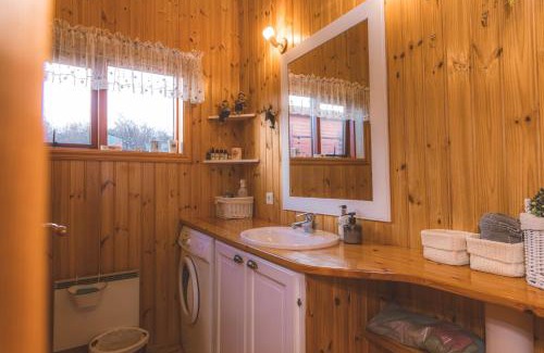 Borgarnes Casa | Stunning Cabin with Breathtaking Views!