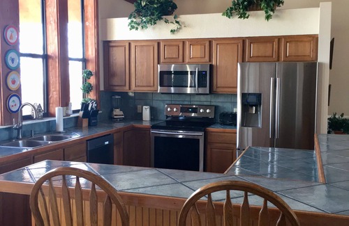 Chalet Village Chalet De Esquí | Impresionante Chalet- * Ubicación perfecta para reuniones familiares, retiros y reuniones *