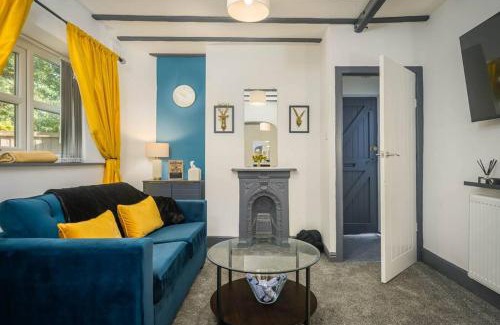 Hazel Grove Apartamento | Stunning Cottage, Sleeps 7, Parking, Smart TV, Long Term Disc, Perfect For Contractors, Professionals, Families & Leisure
