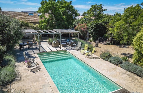 Neffies Apartamento | Stunning Gite with Private Pool and Large Garden