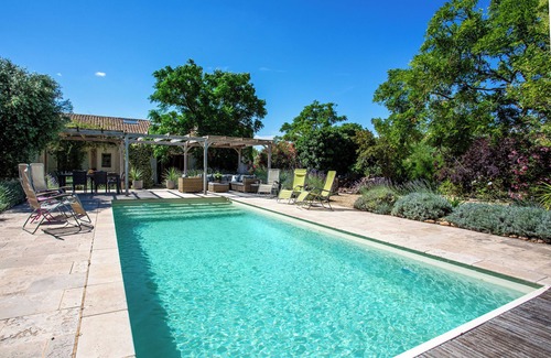 Neffies Apartamento | Stunning Gite with Private Pool and Large Garden