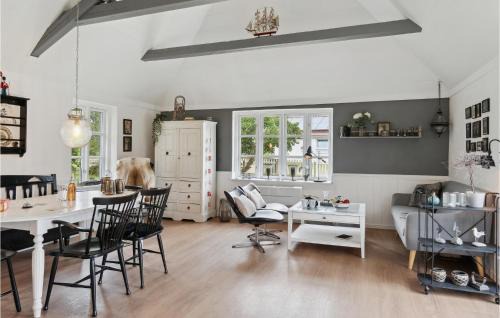 Aalbaek Casa | Stunning Home In Ålbæk With Kitchen