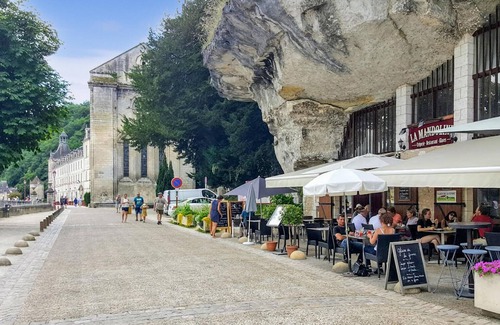 Biras Casa | Impresionante casa en Biras con cocina