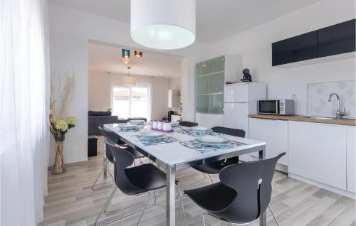 Valdebek Casa | Stunning Home In Pula