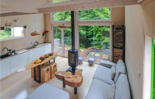 Przywidz Casa | Stunning Home In Roztoka With Jacuzzi