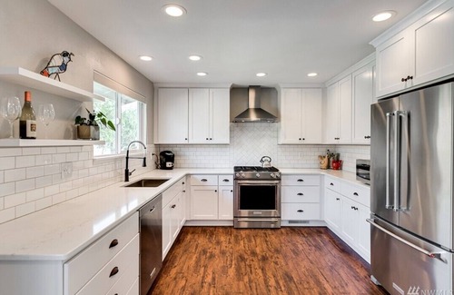 Manson Casa | Stunning lake and mountain view home