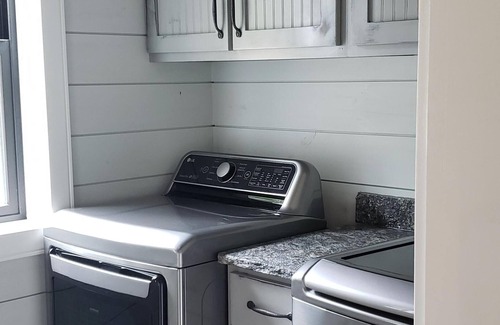 Byrdstown Casa | Impresionante nueva construcción, 3 min. a Sunset Marina, 4,000 pies cuadrados, duerme 13