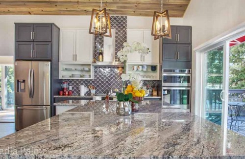 Breckenridge Heights Casa | ⭐️ Remodelación completa, 5 minutos a la calle principal, capacidad para 19 personas, lujo, cocina nueva, bañera de hidromasaje